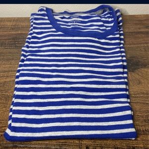 Men’s Old Navy tee